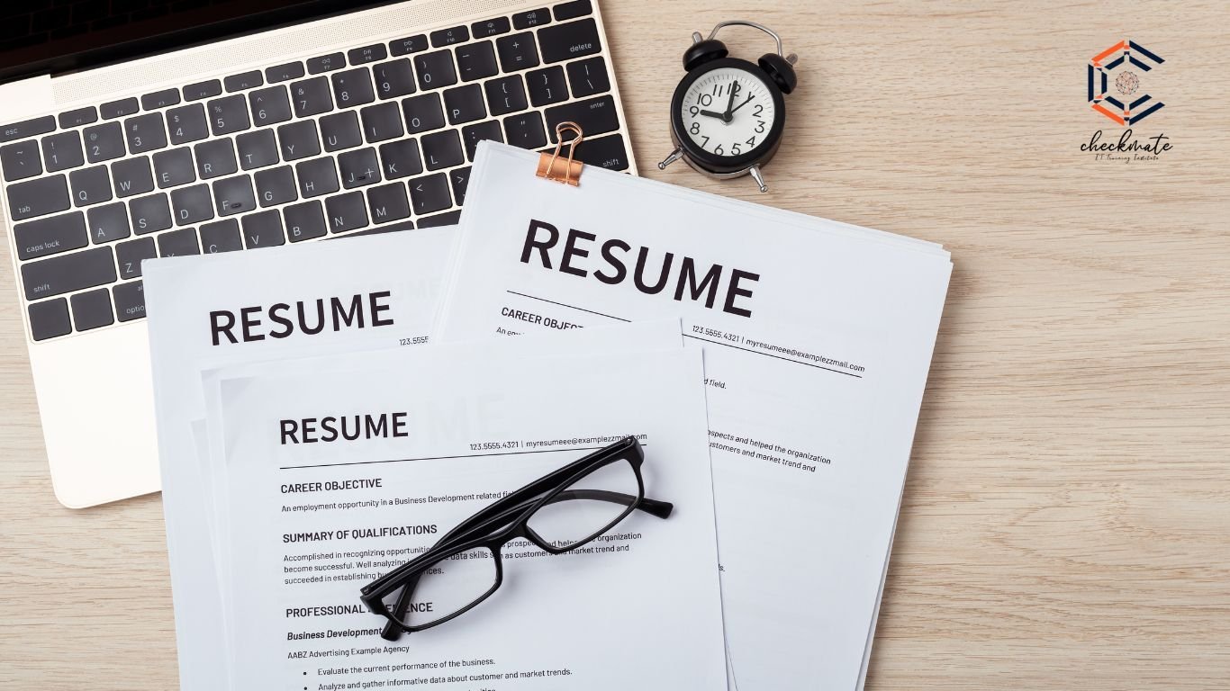A Comprehensive Guide to Data Analyst Resume Writing (with an emphasis on Checkmate IT Tech Training)