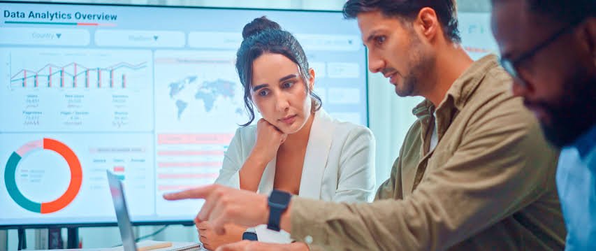 Data Analyst vs BI Analyst: Roles, Tools & Salaries 2026 | Checkmate IT Tech